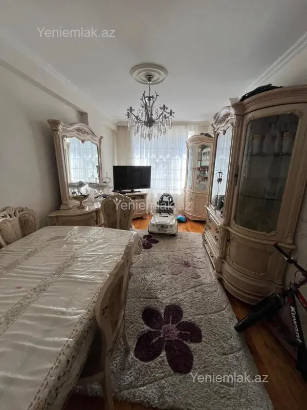 Satılır 3 otaqlı yeni tikili 85 m²