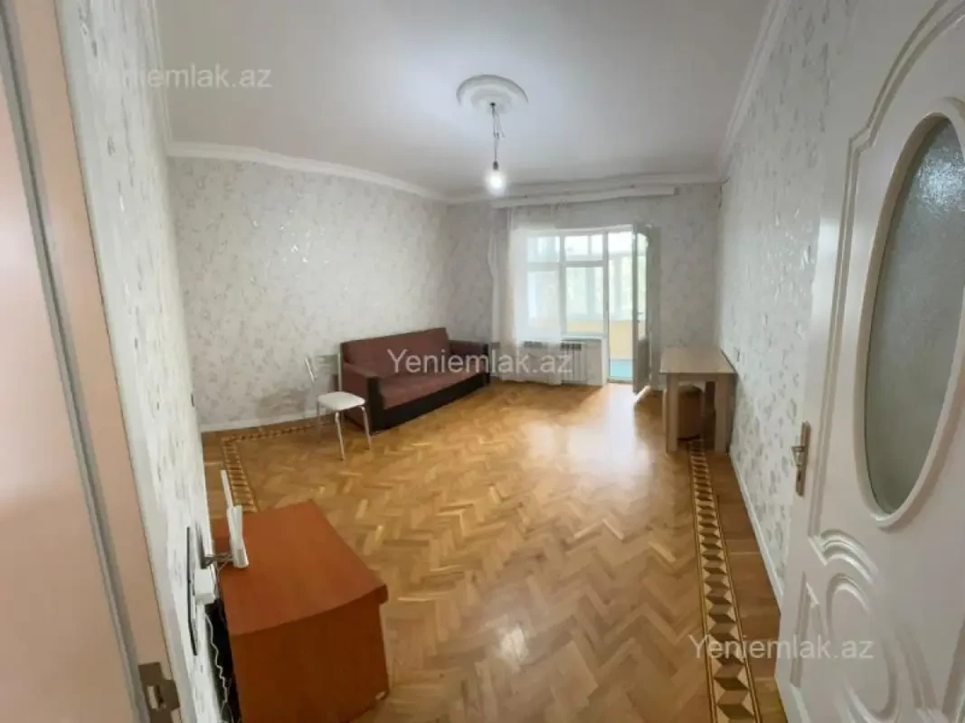Satılır 2 otaqlı köhnə tikili 60 m²