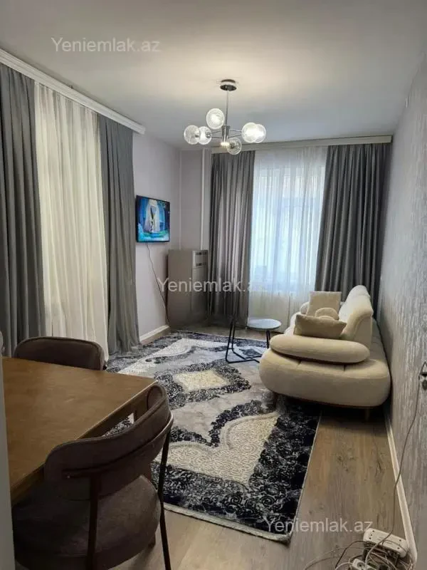 Satılır 2 otaqlı köhnə tikili 75 m²