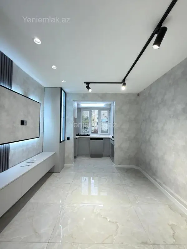 Satılır 4 otaqlı köhnə tikili 80 m²