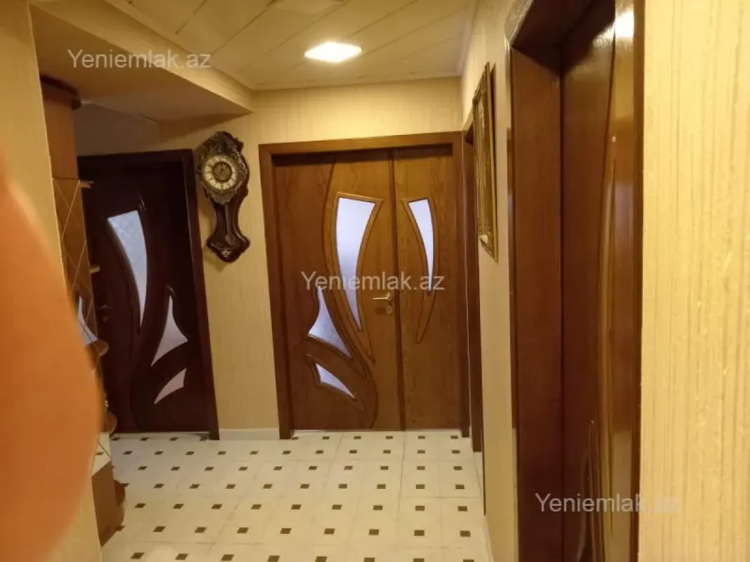 Satılır 3 otaqlı köhnə tikili 95 m²