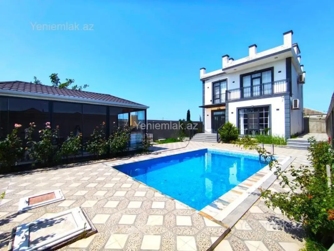 Satılır 6 otaqlı həyət evi 200 m²