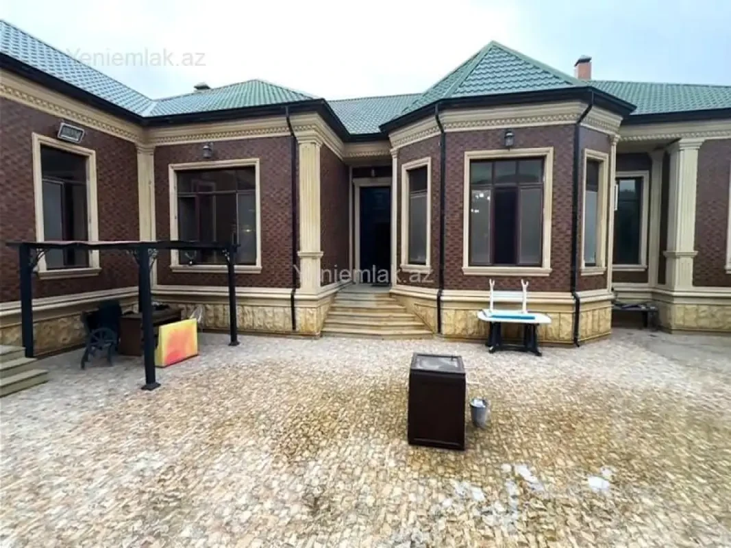Satılır 5 otaqlı həyət evi 800 m²