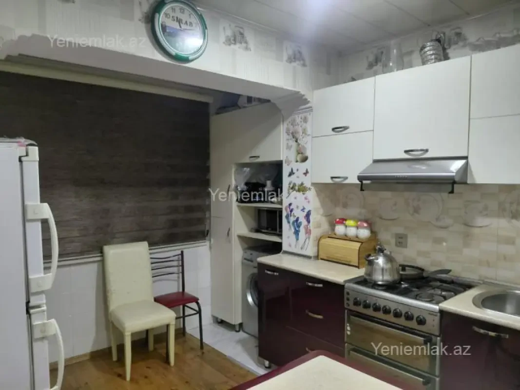 Satılır 2 otaqlı köhnə tikili 65 m²
