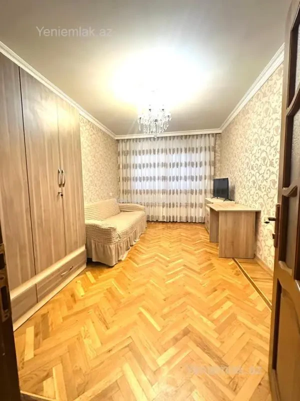 Satılır 3 otaqlı köhnə tikili 80 m²