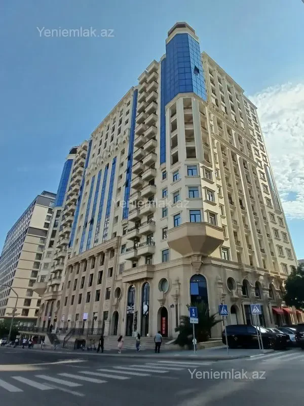 Satılır 3 otaqlı yeni tikili 160 m²