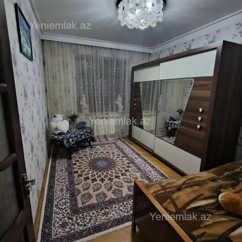 Satılır 4 otaqlı köhnə tikili 85 m²