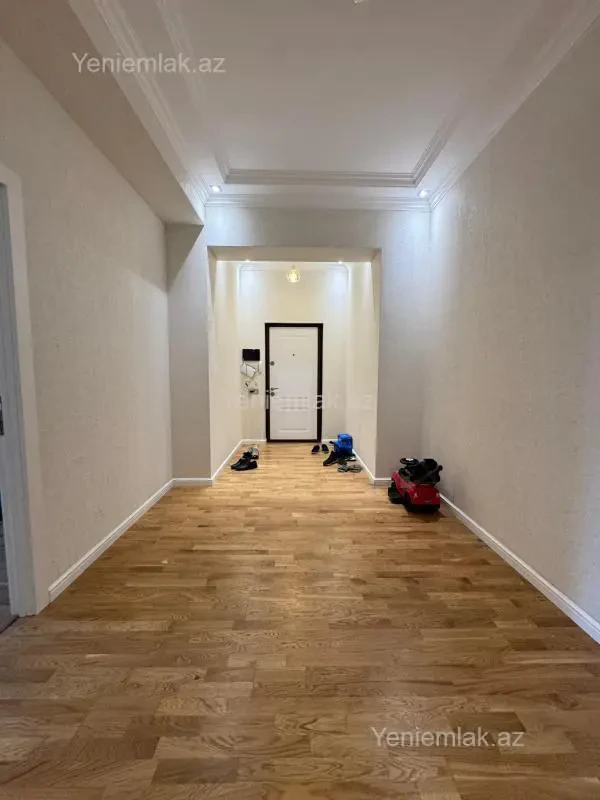 Satılır 3 otaqlı yeni tikili 105 m²