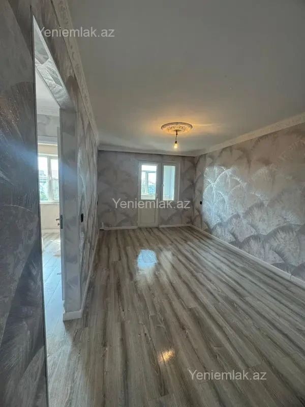 Satılır 2 otaqlı köhnə tikili 50 m²
