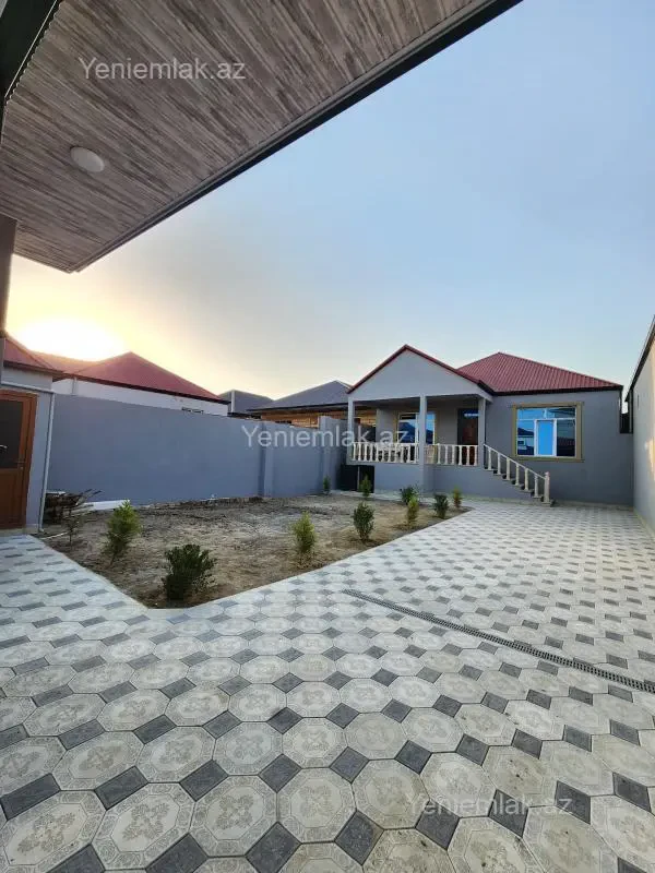Satılır 4 otaqlı həyət evi 135 m²
