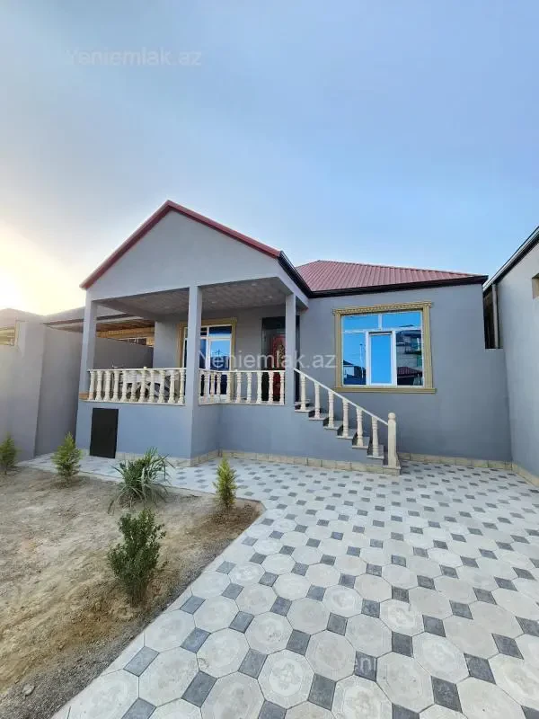 Satılır 4 otaqlı həyət evi 135 m²
