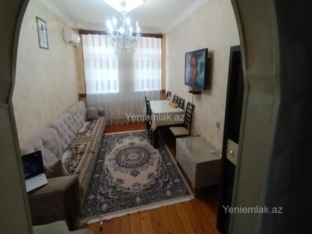 Satılır 2 otaqlı köhnə tikili 50 m²