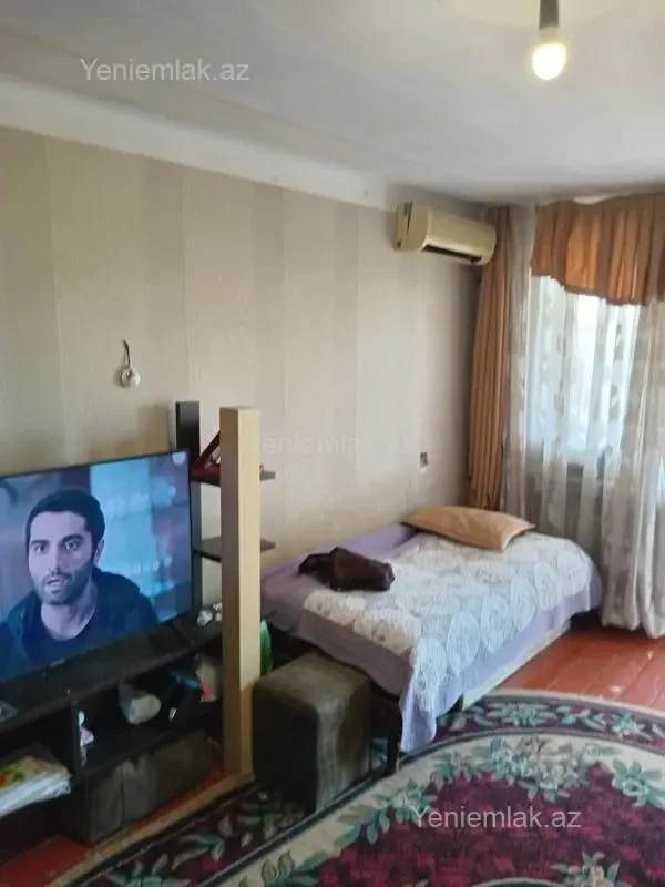 Satılır 1 otaqlı köhnə tikili 32 m²