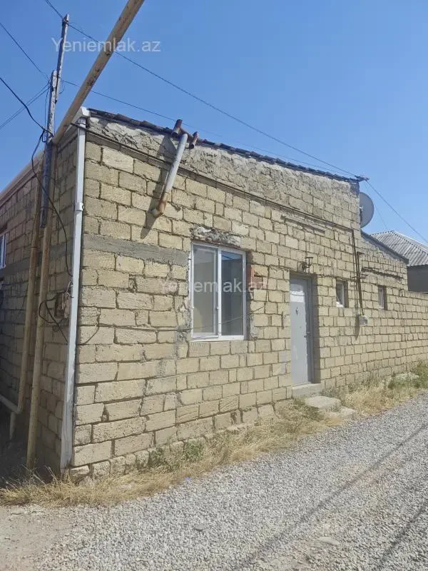 Satılır 4 otaqlı həyət evi 100 m²