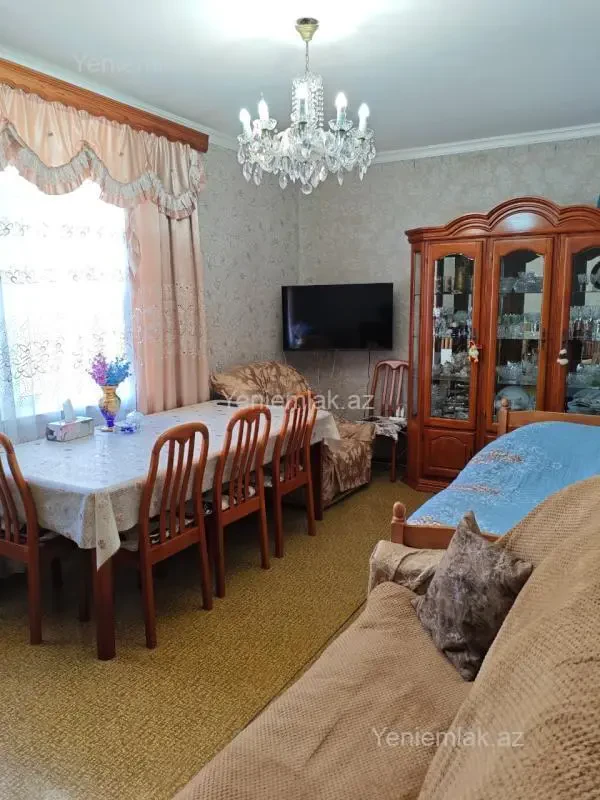 Satılır 2 otaqlı köhnə tikili 65 m²