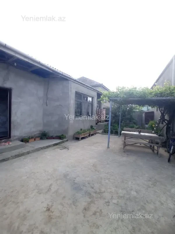 Satılır 3 otaqlı həyət evi 100 m²