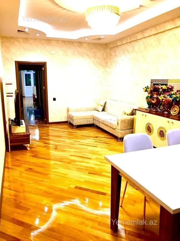 Satılır 3 otaqlı yeni tikili 107 m²