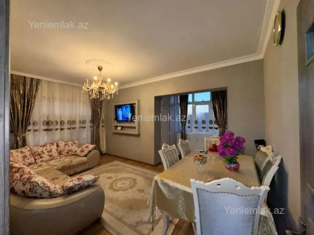 Satılır 2 otaqlı köhnə tikili 62 m²
