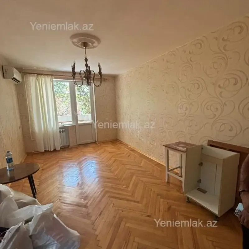 Satılır 3 otaqlı köhnə tikili 80 m²