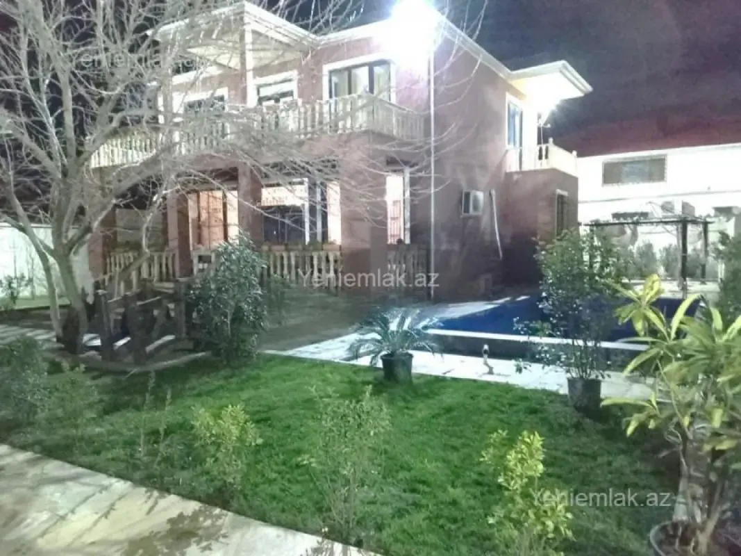 Satılır 5 otaqlı həyət evi 355 m²