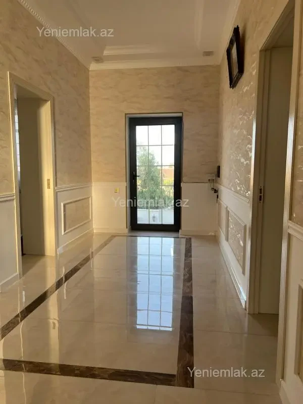 Satılır 5 otaqlı həyət evi 418 m²