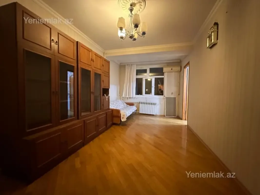 Satılır 3 otaqlı köhnə tikili 43 m²