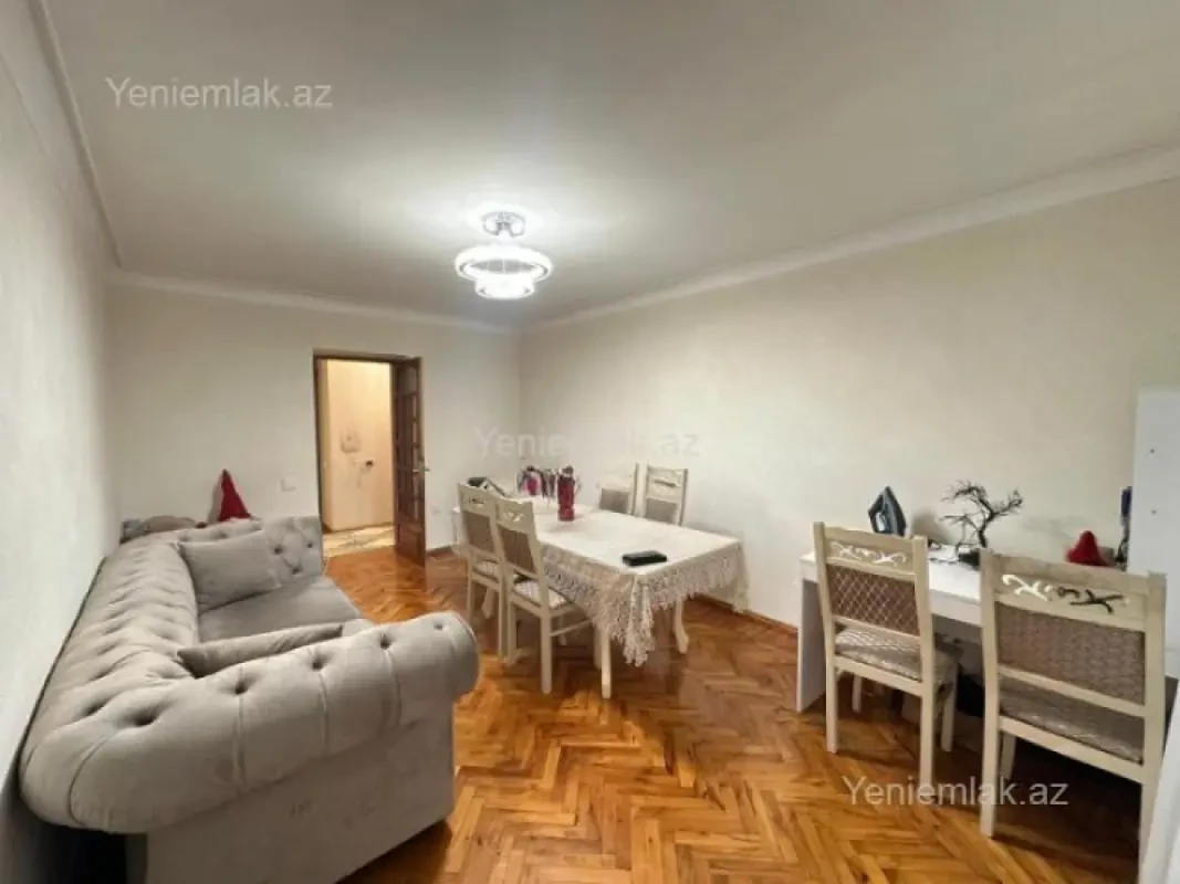 Satılır 3 otaqlı köhnə tikili 80 m²