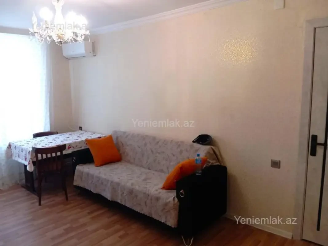 Satılır 2 otaqlı köhnə tikili 40 m²