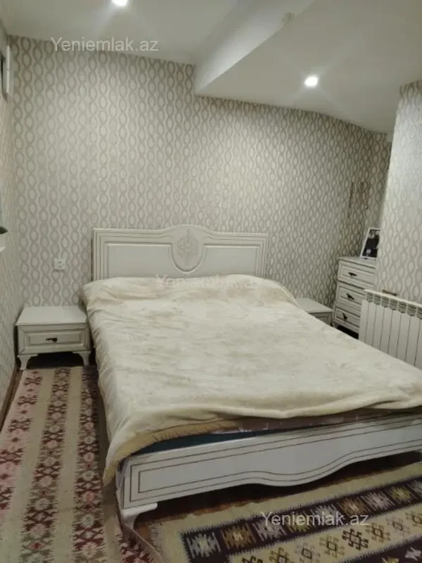 Satılır 3 otaqlı köhnə tikili 90 m²
