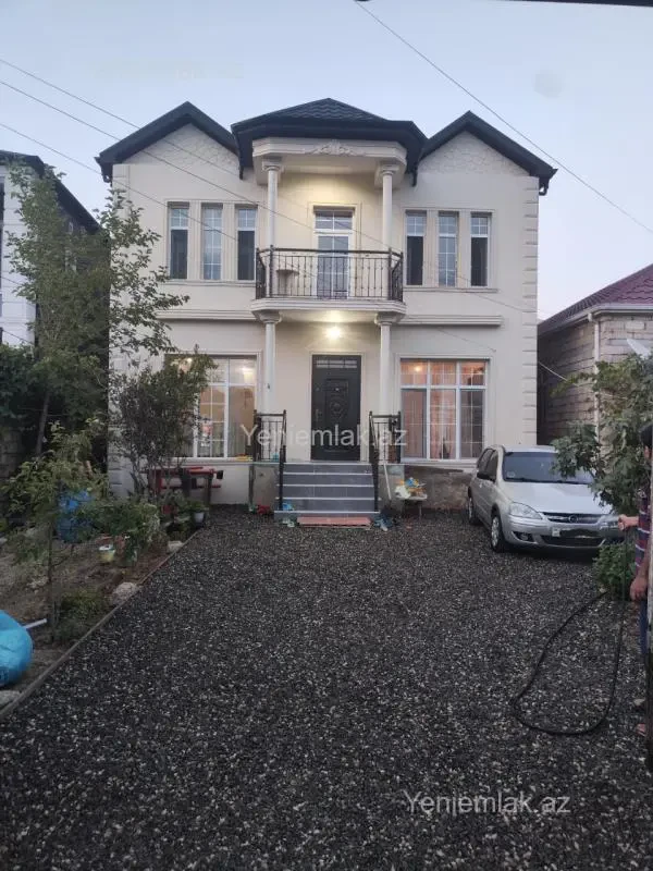 Satılır 7 otaqlı həyət evi 240 m²