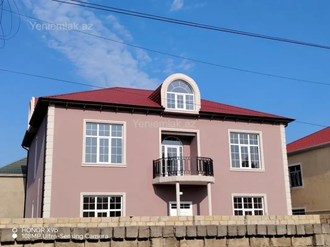 Satılır 15 otaqlı həyət evi 410 m²