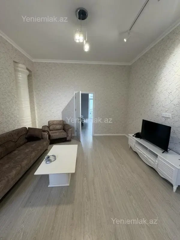 Satılır 2 otaqlı köhnə tikili 80 m²