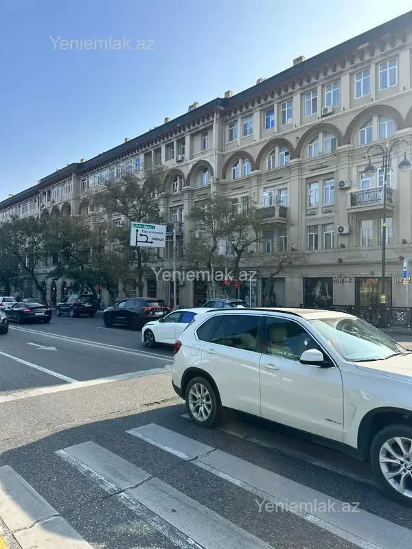 Satılır 3 otaqlı köhnə tikili 92 m²