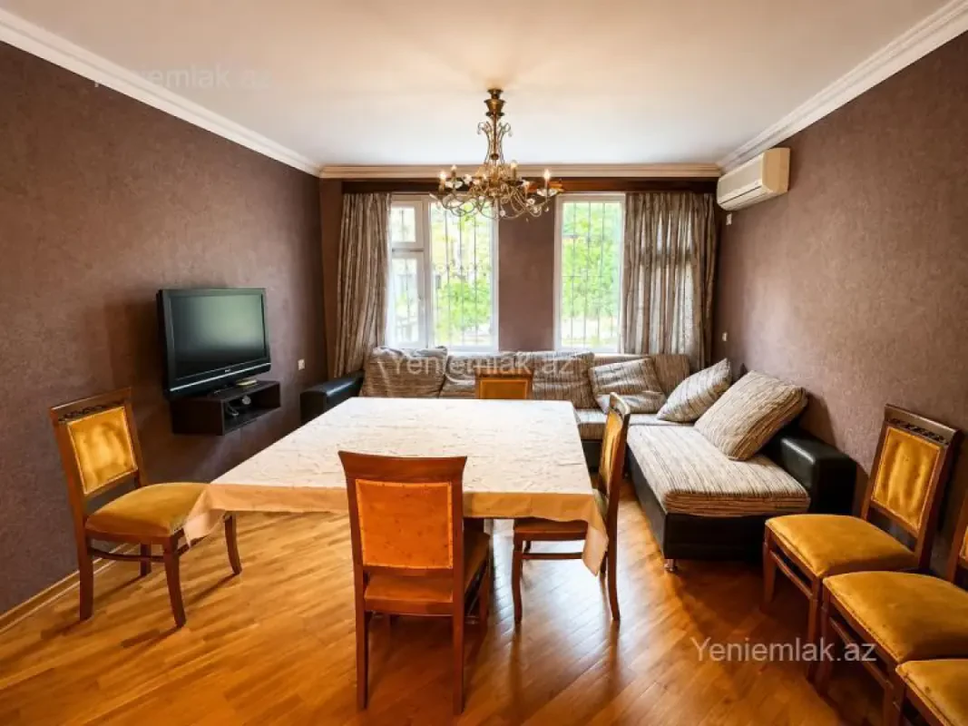 Satılır 3 otaqlı köhnə tikili 90 m²