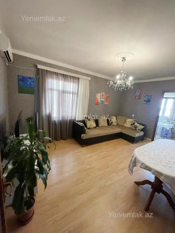 Satılır 2 otaqlı köhnə tikili 40 m²