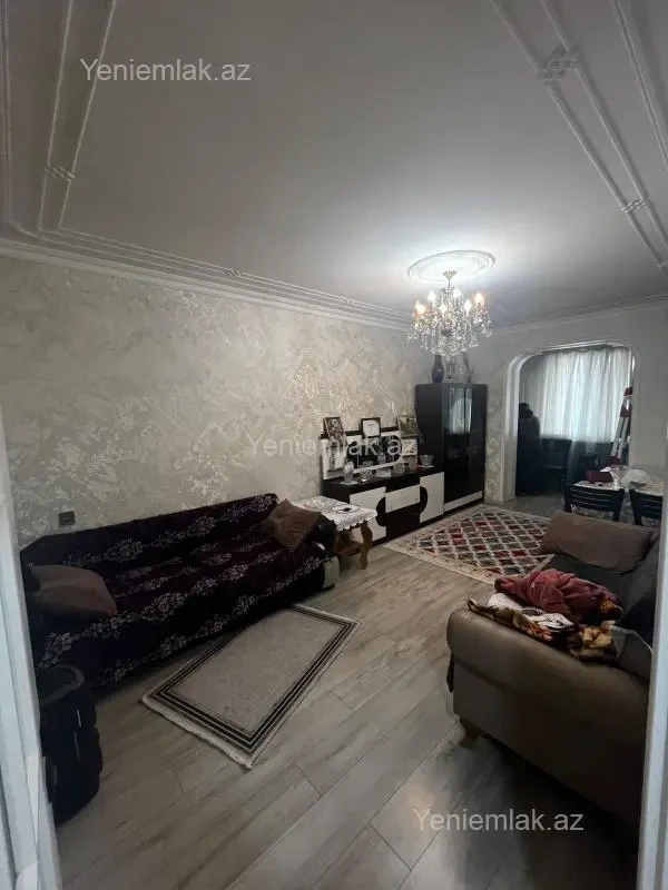 Satılır 2 otaqlı köhnə tikili 67 m²