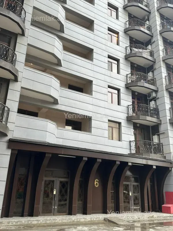 Satılır 3 otaqlı yeni tikili 128 m²
