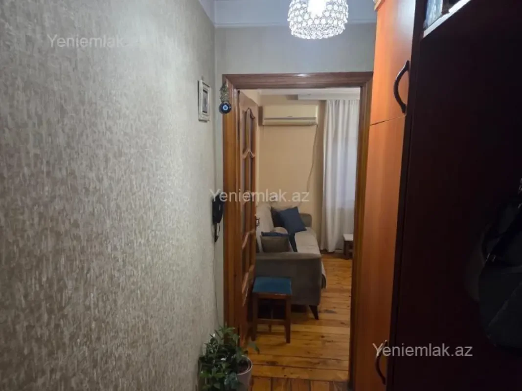 Satılır 1 otaqlı köhnə tikili 33 m²