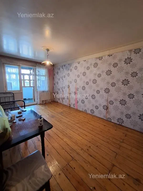 Satılır 1 otaqlı köhnə tikili 36 m²