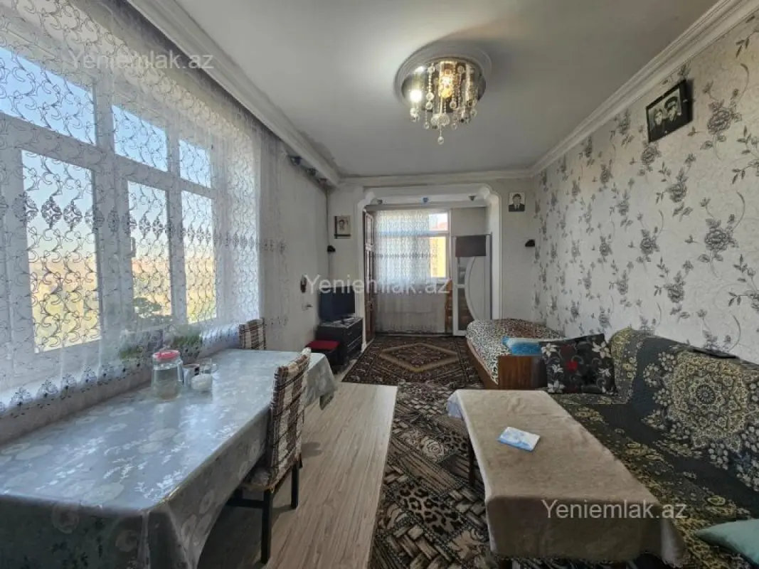 Satılır 1 otaqlı köhnə tikili 34 m²