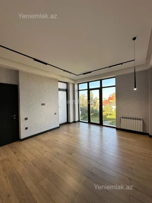 Satılır 6 otaqlı həyət evi 400 m²