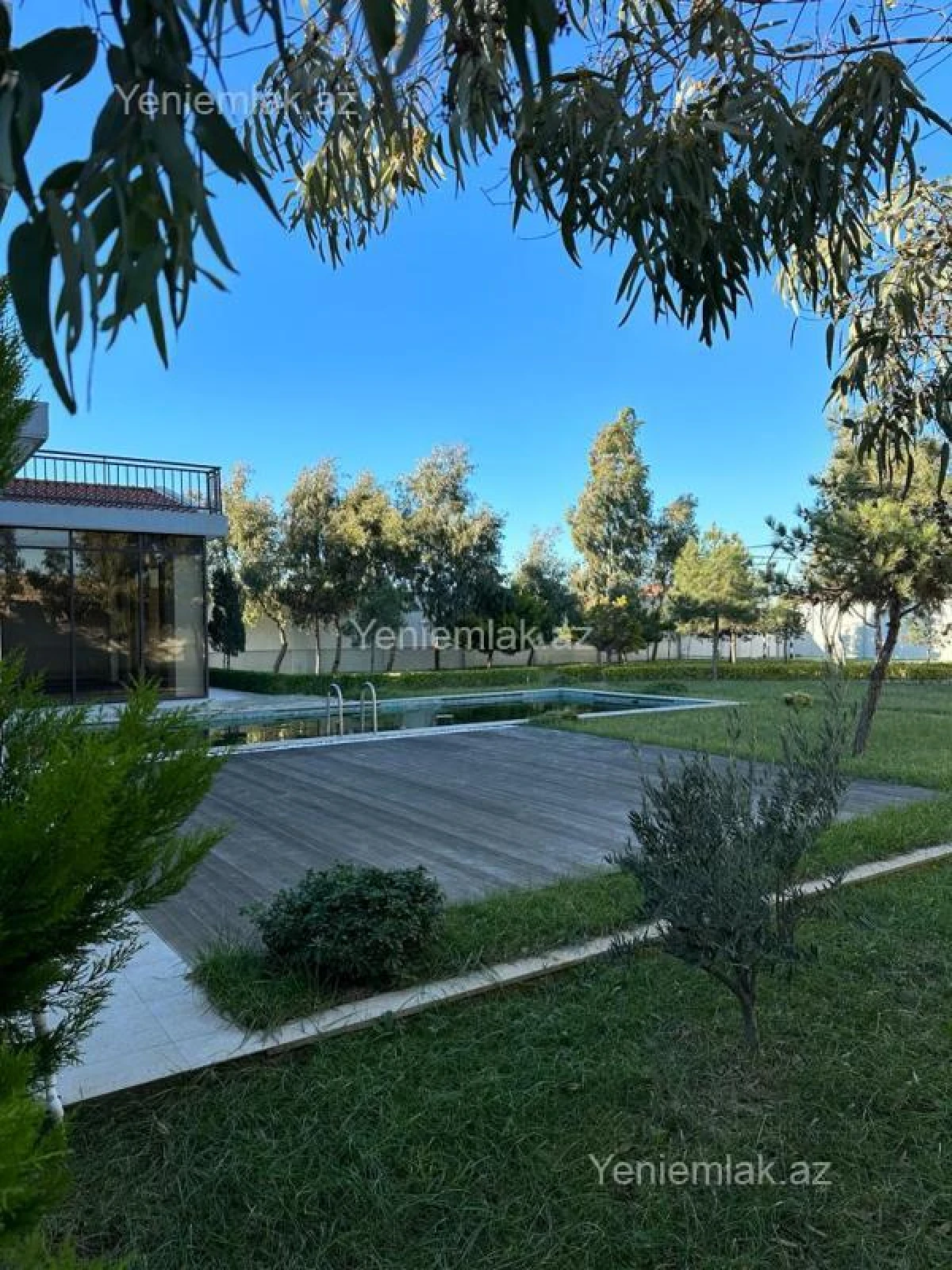 Satılır 6 otaqlı həyət evi 400 m²