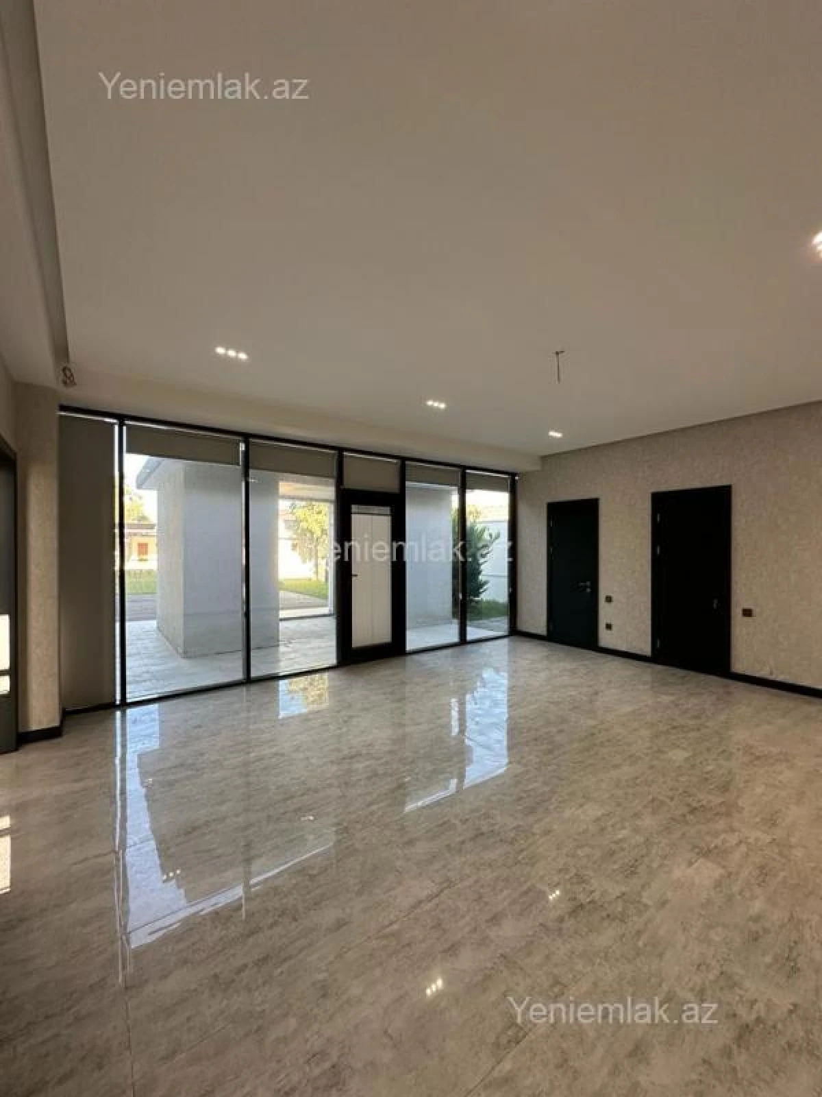 Satılır 6 otaqlı həyət evi 400 m²