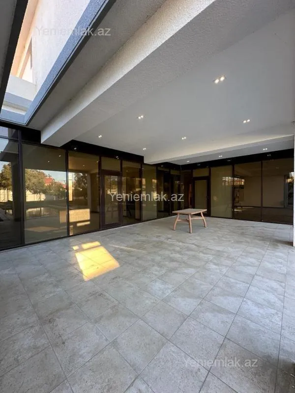 Satılır 6 otaqlı həyət evi 400 m²