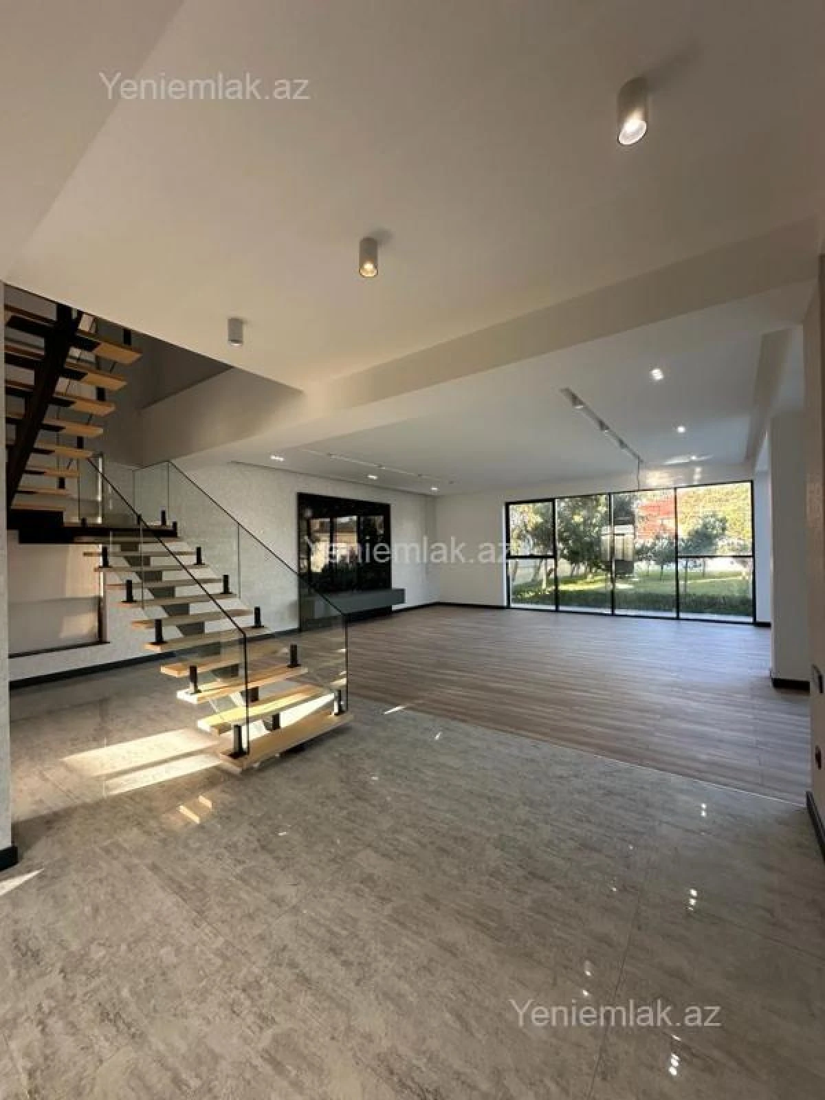 Satılır 6 otaqlı həyət evi 400 m²