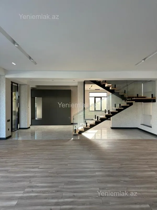 Satılır 6 otaqlı həyət evi 400 m²