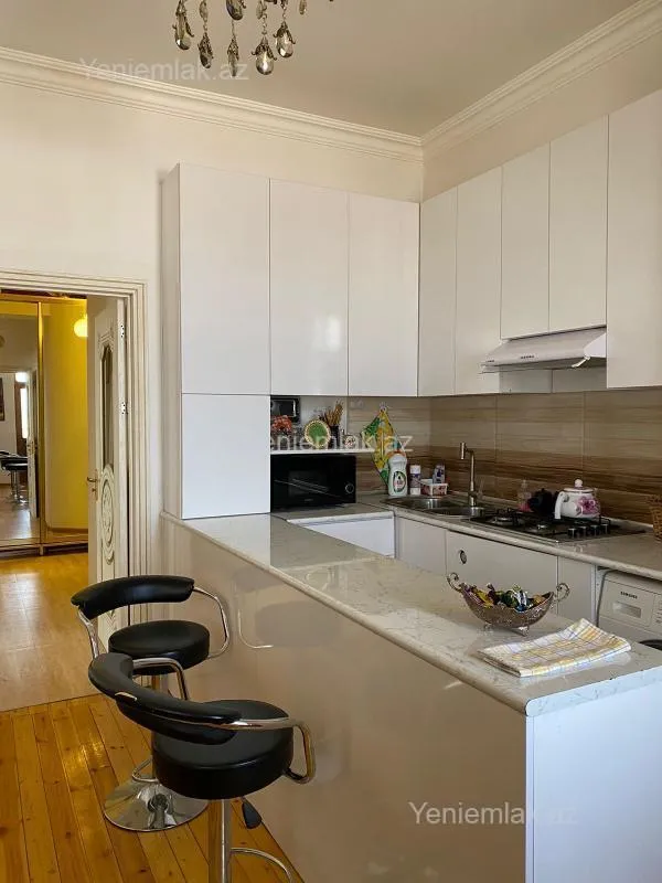 Satılır 2 otaqlı yeni tikili 68 m²
