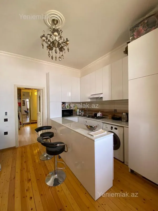 Satılır 2 otaqlı yeni tikili 68 m²