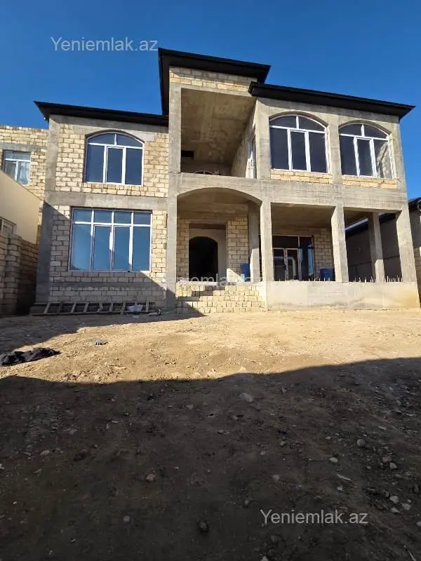 Satılır 6 otaqlı həyət evi 366 m²