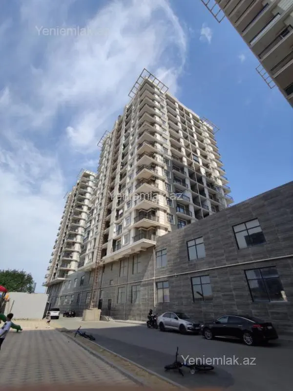 Satılır 4 otaqlı yeni tikili 182 m²